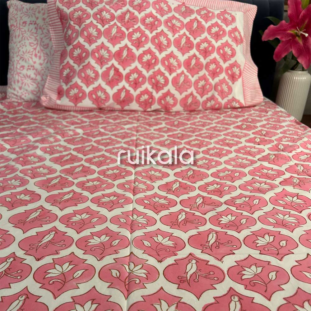 Pink Paisley Blossom Bedsheet