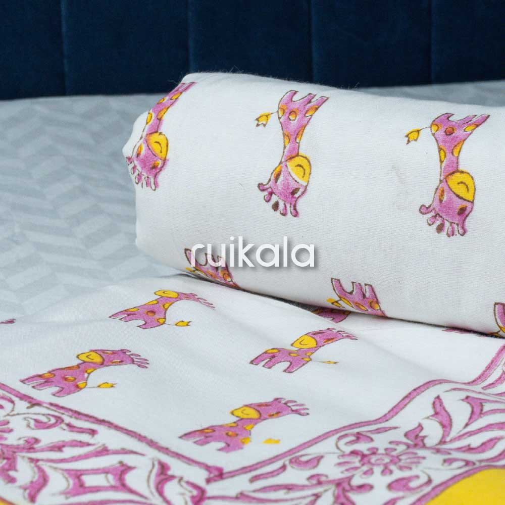 Whispering Giraffes - Pink Kid's Dohar
