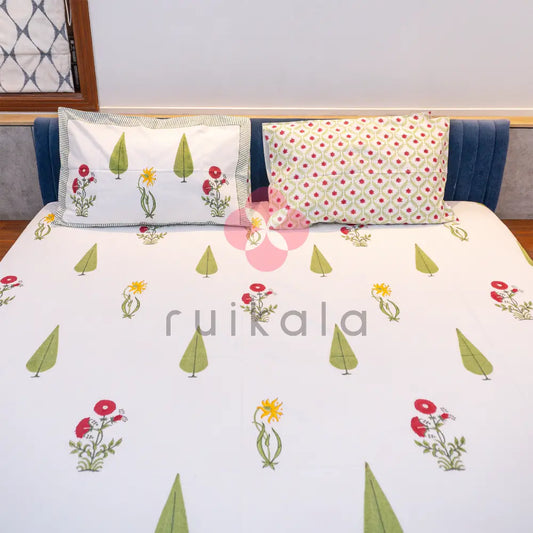 King Size Handblock Printed Bedsheet set with quilted bedcover