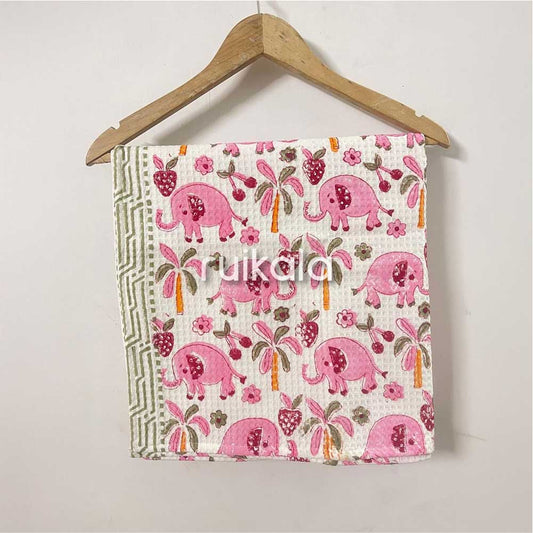 Ellie dreams Kid's Bath Towel